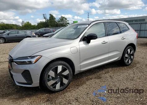 2025 Volvo Xc60 Ultra z USA, uszkodzony, nr VIN YV4H60RM7S1008033